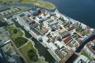 Dos imágenes de Västra Hamnen, en 1969 y en 2012.Fuente: Web